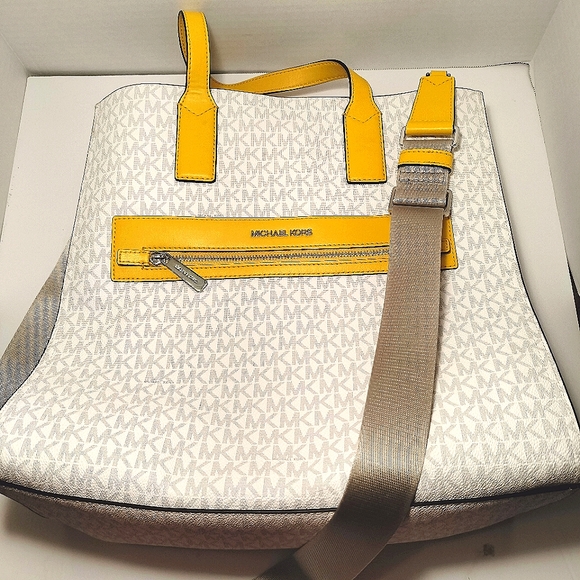 Michael Kors Handbags - Michael Kors Tote/crossbody Spring 2024 Pantone Colors NWOT